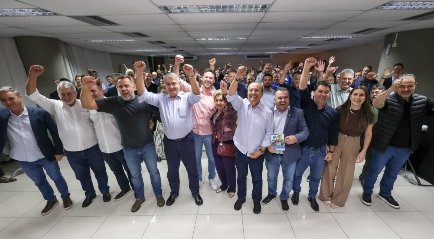 MDB reúne 56 prefeitos em Florianópolis, destaca espaço no governo e declara apoio a Jorginho Mello