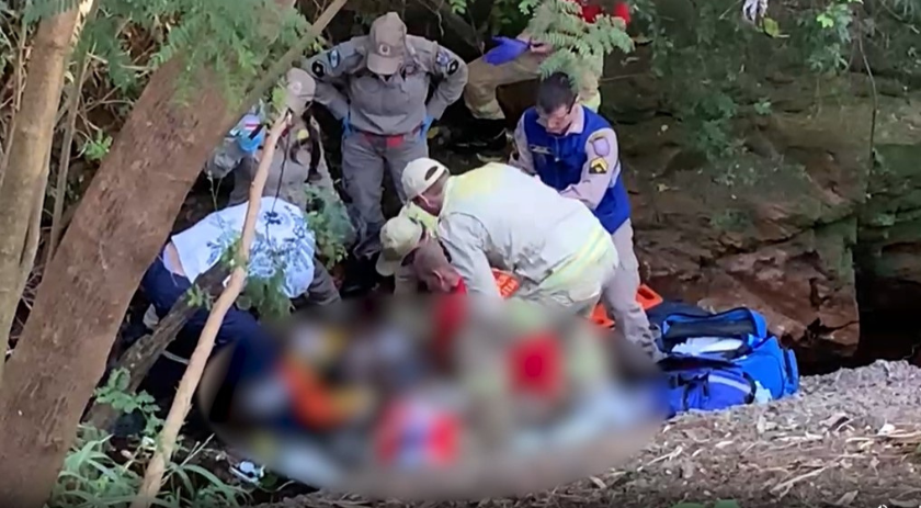 Adolescente de 13 anos sofre afogamento em córrego