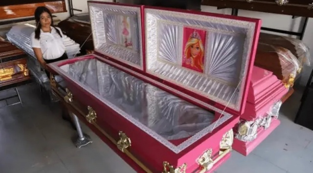 Funerária lança caixão da "Barbie" e viraliza na internet