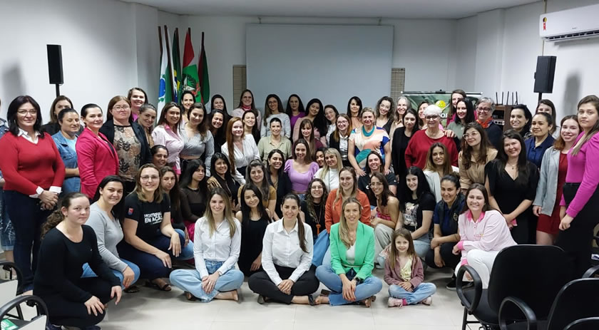 Workshop “Lidere como uma mulher” lota auditório da Ascoagrin