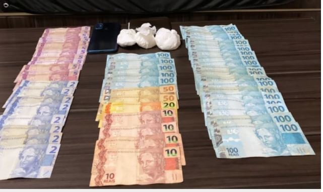 Polícia Militar prende homem suspeito por praticar tráfico de cocaína