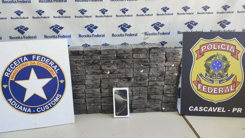 PF e Receita Federal confisca mais de 500 kg de entorpecentes e mercadorias ilegais