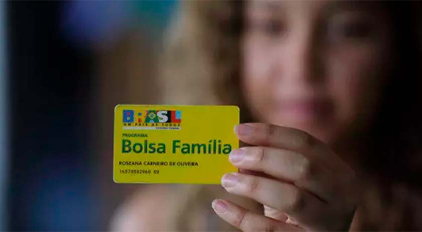 Pagamento extra de R$ 50 do Bolsa Família para adolescentes e gestantes começa em junho