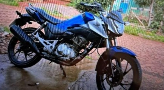 Motocicleta é furtada durante a madrugada no Centro
