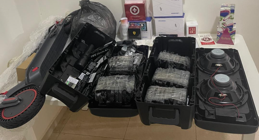 BPFRON apreende mercadorias em ônibus interestadual