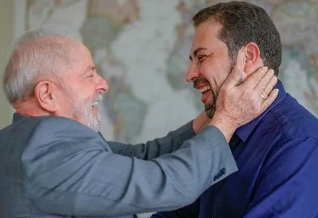 Lula anuncia Boulos como ministro da Secretaria-Geral da República