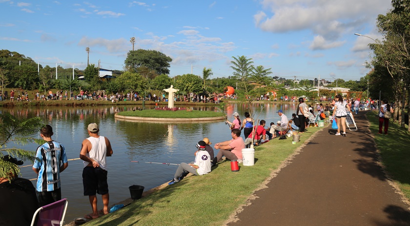 6ª edição do Pesca e Lazer leva mais de 1000 pessoas ao lago municipal