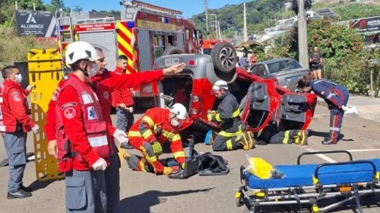 Mulher fica ferida em acidente no Dia do Trabalho