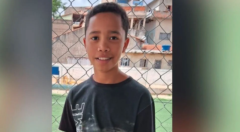 Jovem de 13 anos morre por H1N1 após diagnóstico inicial atribuído a “excesso de tela”