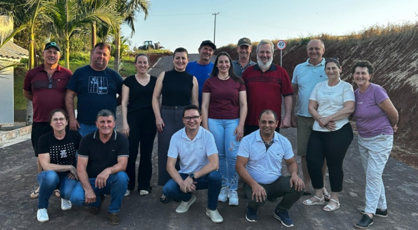 Calçamento em acesso ao Camping Decol é inaugurado com anúncio de novos recursos