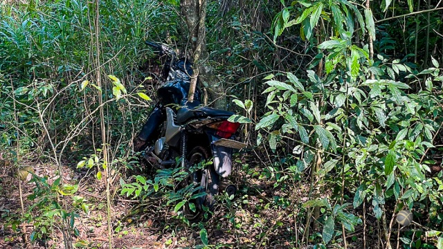 Motocicleta furtada em Pinhalzinho é encontrada em mata em São Miguel do Oeste