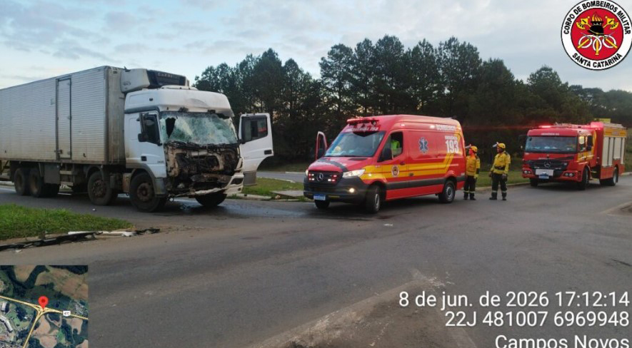 Colisão entre caminhões na BR-282 mobiliza equipes de resgate