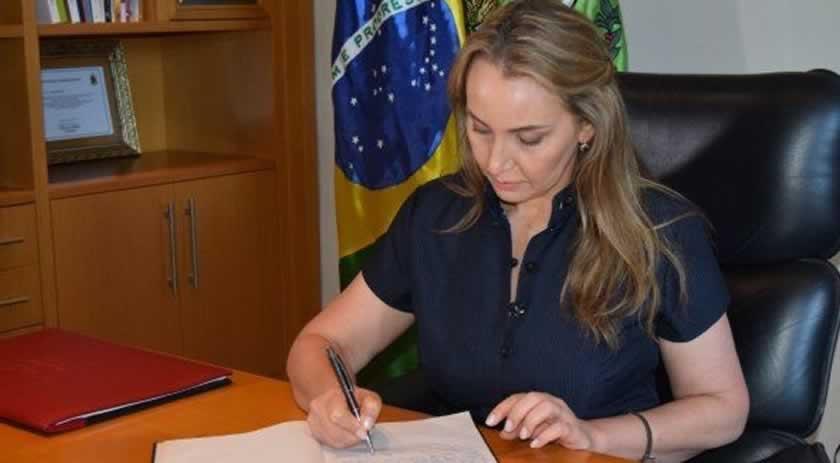 Daniela Reinehr toma posse como governadora interina de Santa Catarina