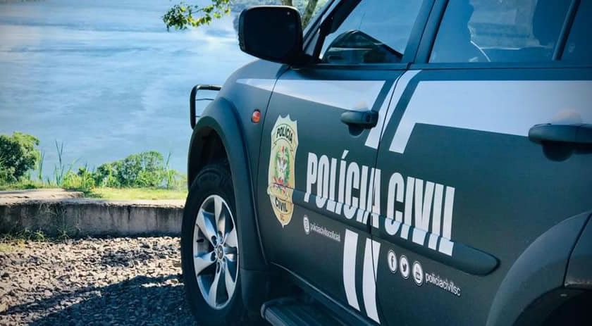 Homem é preso por suspeita de manter ex-namorada em cárcere e tentar matá-la no Oeste de SC
