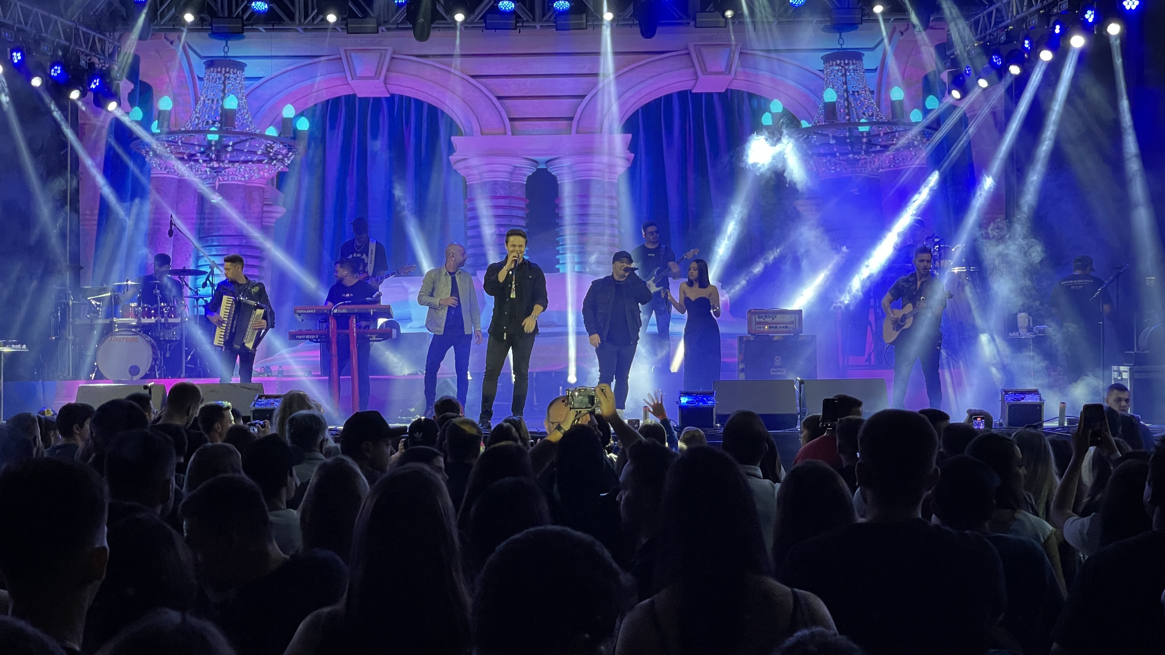 Show de Matheus e Kauan emociona público no segundo dia da Exposanto