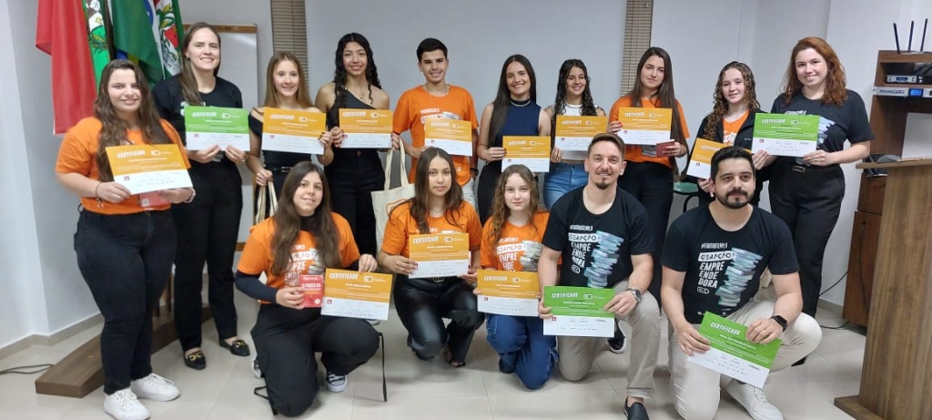 Geração empreendedora forma com êxito mais uma turma de alunos