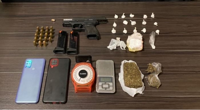 Jovem atira acidentalmente em si mesmo e polícia descobre crime em Maravilha