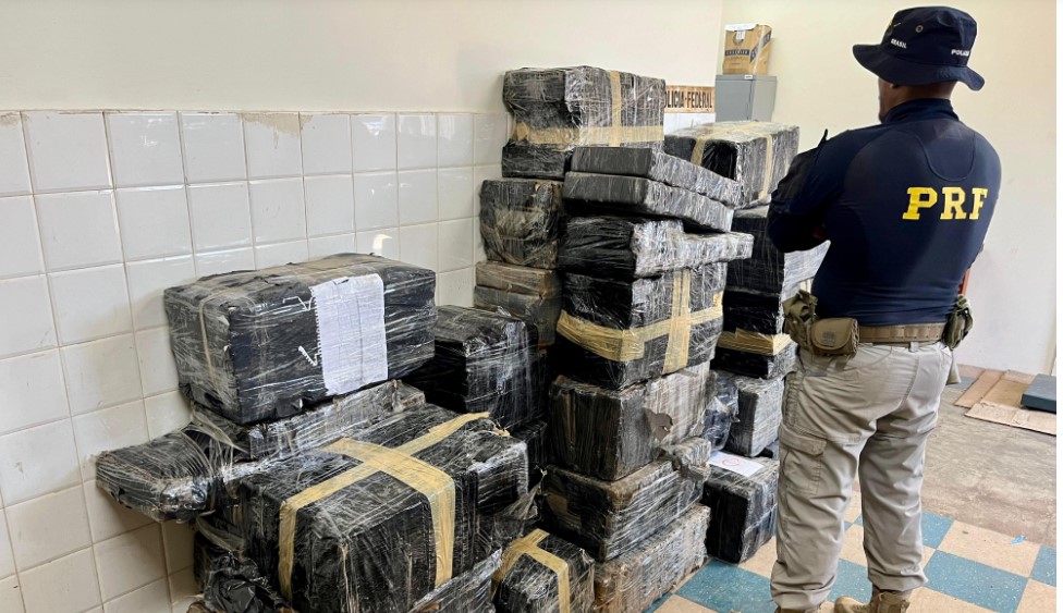 Polícia Rodoviária Federal apreende mais de 1 tonelada de maconha em Guarapuava-PR