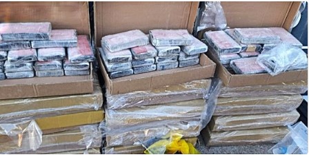Grupo de traficantes é preso por esconder drogas em cargas congeladas em SC; entenda o esquema