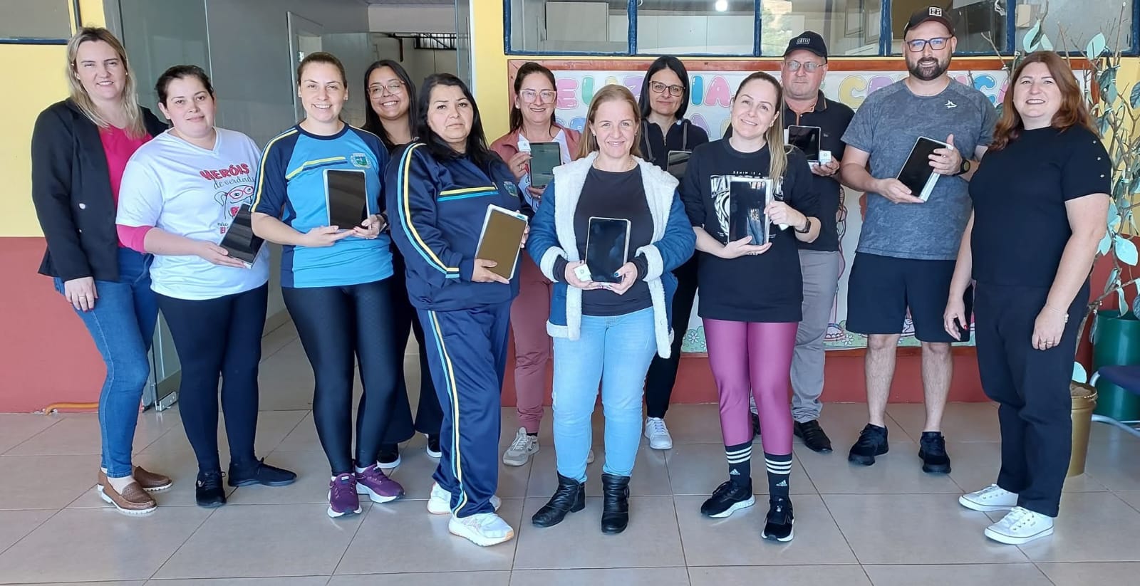 Educação e Saúde recebem novos tablets para modernizar serviços
