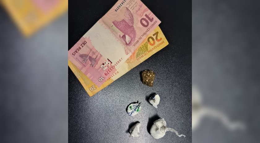 Após denúncia, Polícia Militar prende dois homens de posse de cocaína e maconha