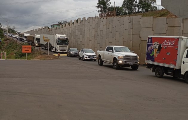 Via lateral do novo acesso a Guaraciaba é liberada e Pare e Siga deixa de operar na BR-163