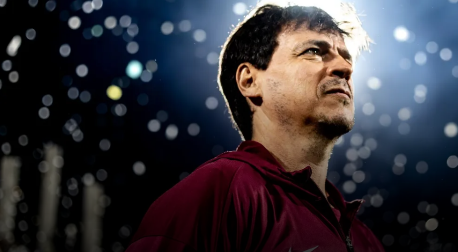 Corinthians demite Fernando Diniz após sequência de sete derrotas no Brasileirão