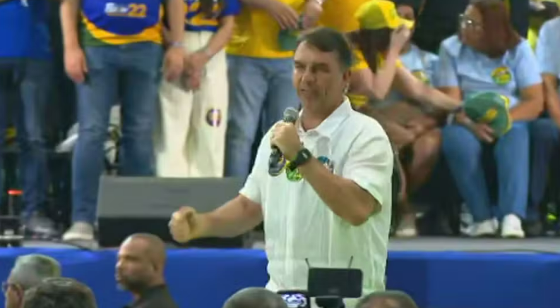 Flávio promete “guerra” contra narcoterroristas caso seja eleito presidente