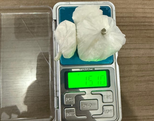 Mulher é presa com cocaína e diz que precisava levantar dinheiro para ajudar namorado que está preso