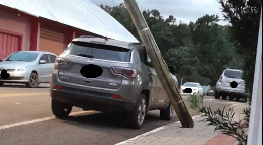 Vendaval com rajadas acima de 80 km/h causa estragos em Princesa