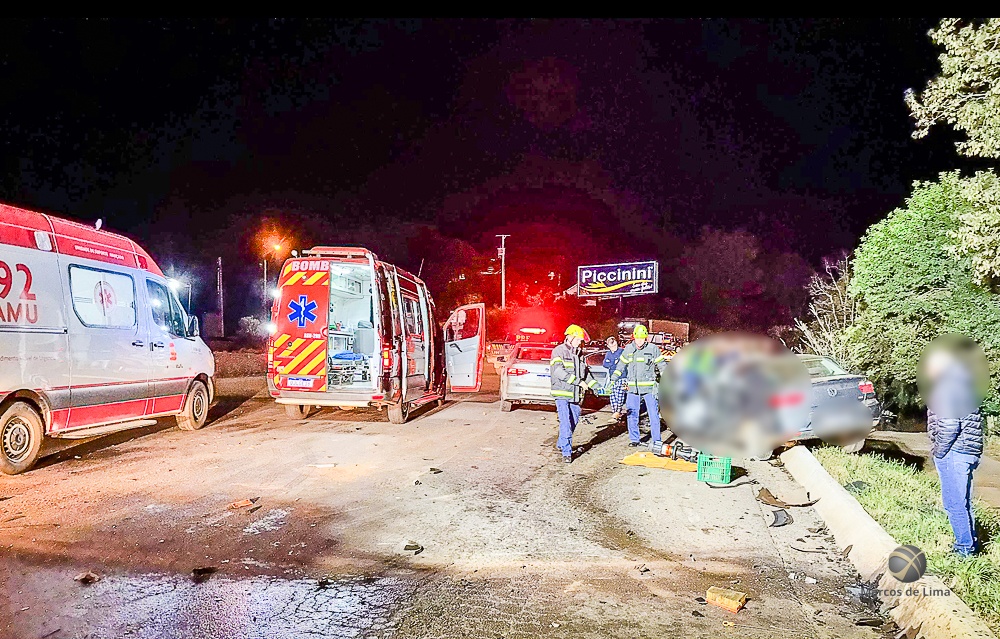 Homem fica gravemente ferido em colisão envolvendo dois carros e caminhão na BR-163
