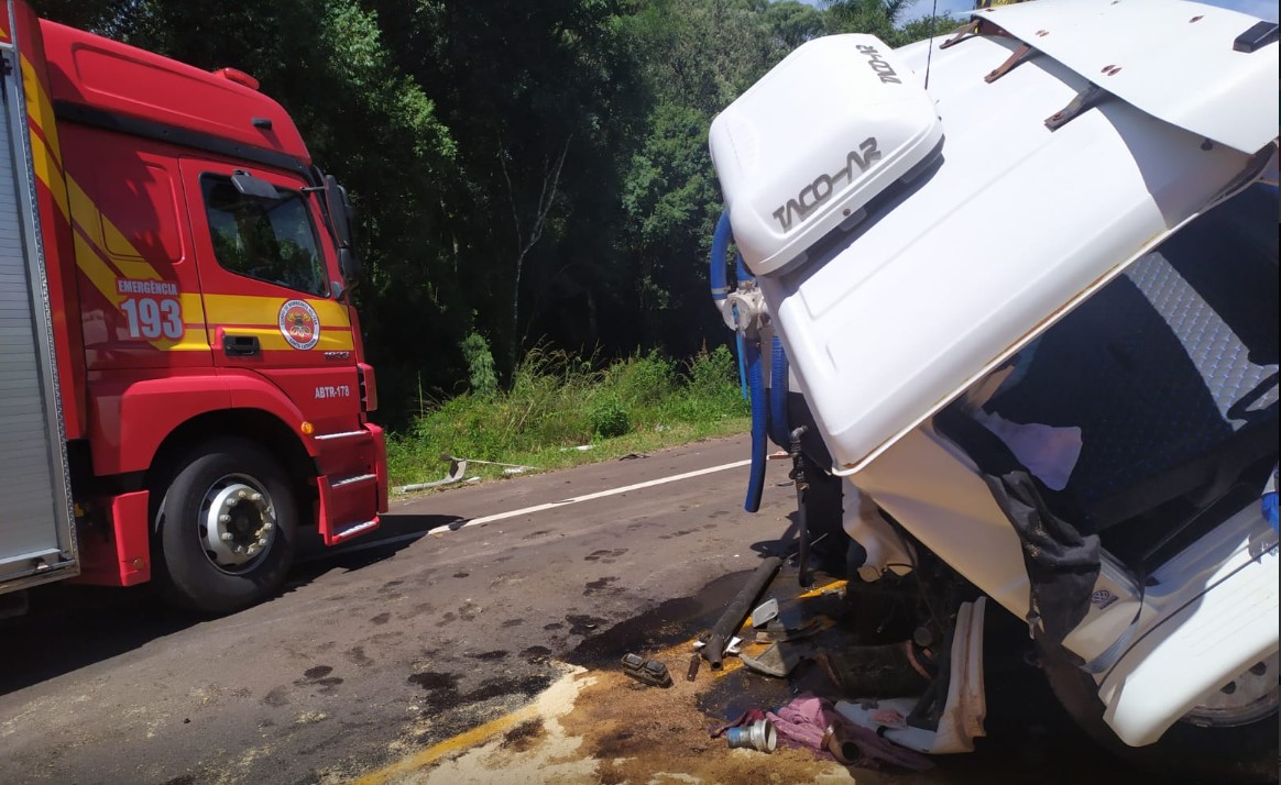 Veículo de Chapecó se envolve em grave acidente de trânsito na BR-282