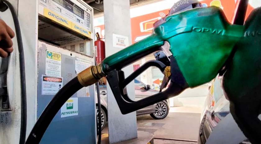 Prévia da inflação fica em 0,57% em abril, ainda pressionada pela gasolina