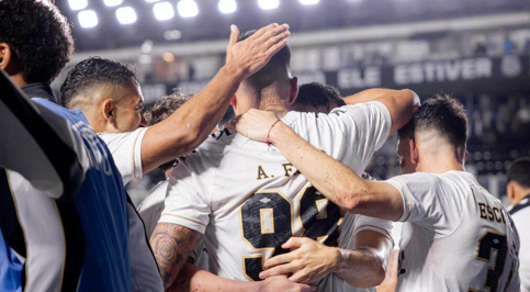Neymar marca, Santos vence o RB Bragantino e conquista triunfo na Vila Belmiro