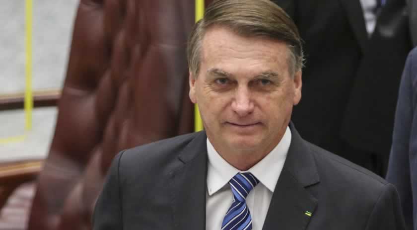 Bolsonaro renova concessões de Globo, Band e Record