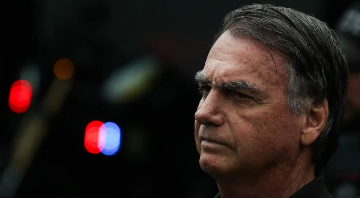 PGR não se opõe à visita de Flávio Bolsonaro ao pai, Jair Bolsonaro