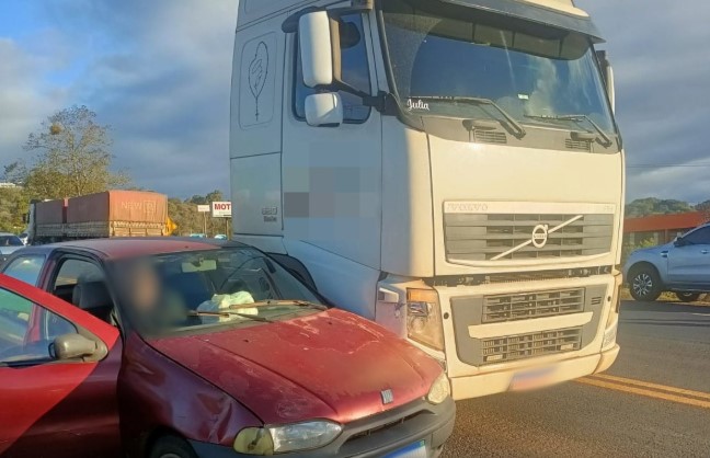 Condutor de carro é preso por dirigir bêbado após acidente na PR-180