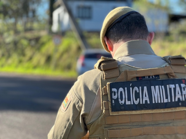 Homem é preso por dirigir motoneta sob efeito de droga