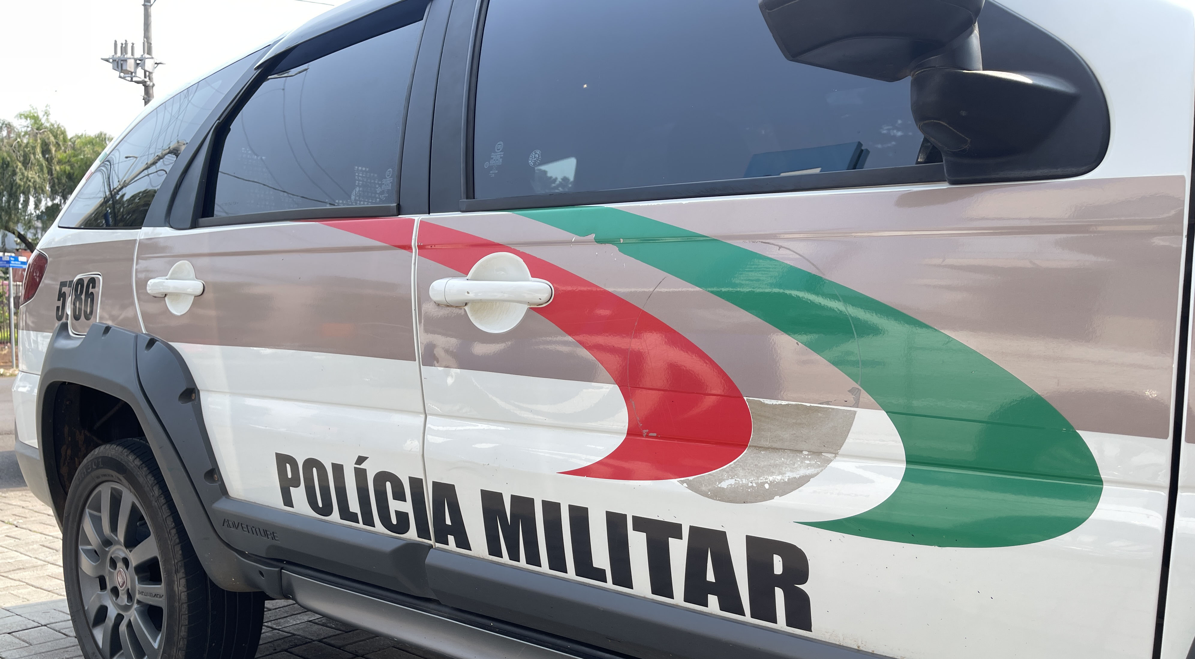 Homem com mandado de prisão por ameaça e lesão corporal é preso