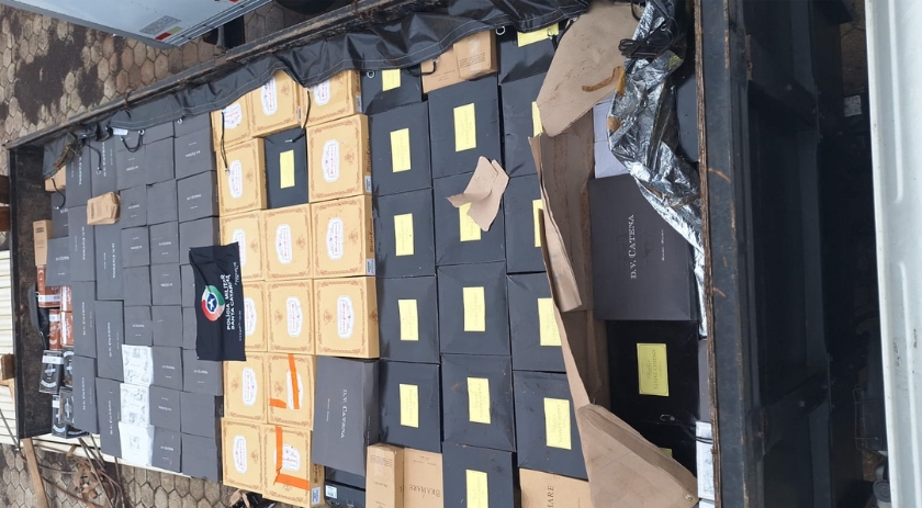 Polícia Militar apreende quase 3 mil garrafas de vinho próximo ao trevo da Idamar