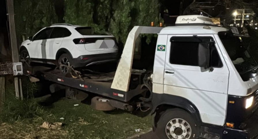 Polícia recupera carro furtado em com apoio de autoridades argentinas