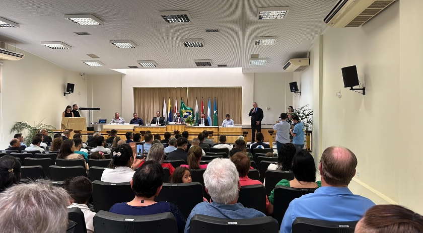 Eleitos em 6 de outubro são diplomados para exercer seus cargos