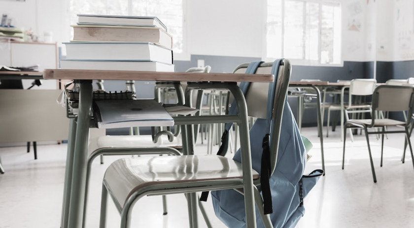 Governador sanciona lei que permite terceirizar administração de 204 colégios públicos no Paraná