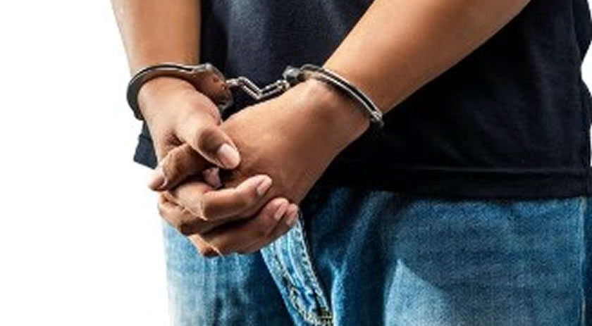 Homem é preso após se apresentar espontaneamente no Fórum