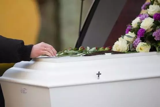 Mulher receberá R$ 8 mil após corpo do marido ser levado para velório errado em SC