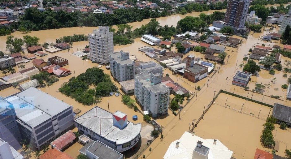 Defesa Civil diminui projeção do nível do rio, mas mantém alerta para enchentes em SC