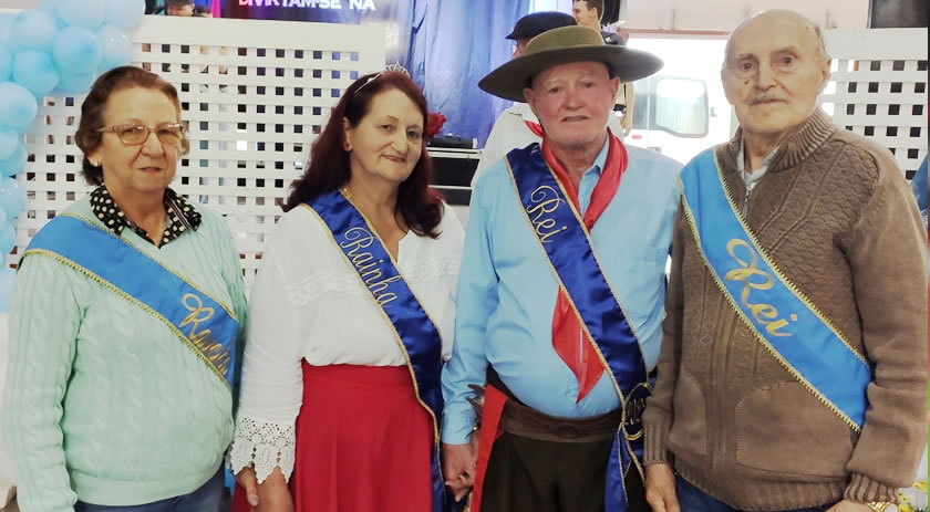 Domingos Becker e Dona Noili Barth são eleitos Rei e Rainha da Festa do  Vovô