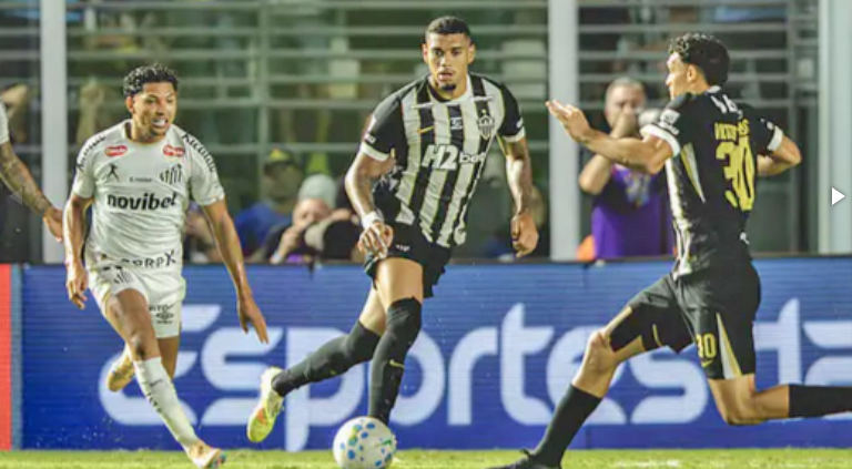 Santos vence o Atlético-MG na Vila Belmiro com gol de Moisés