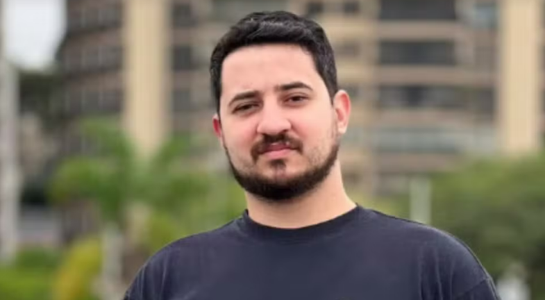 Motorista de 28 anos morre após carro em alta velocidade capotar