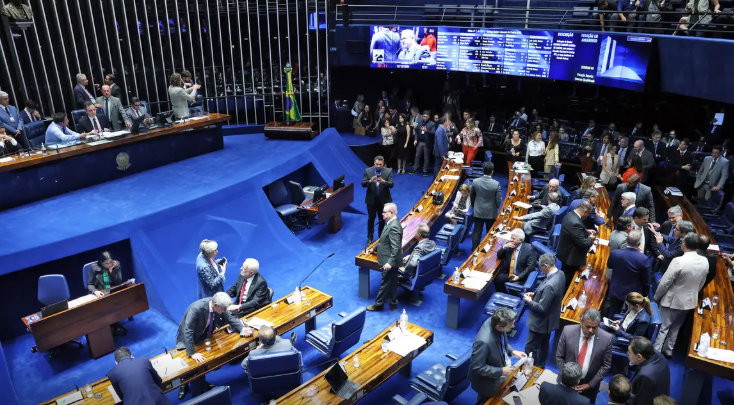 PL amplia presença no Congresso e conquista cinco governos estaduais no primeiro turno